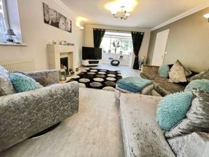 Lounge- click for photo gallery